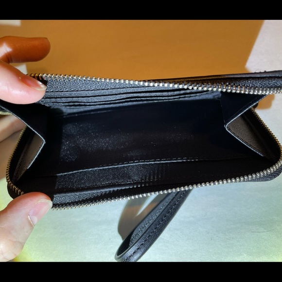 Coach’s Signature C Pattern Wristlet - Picture 8 of 11